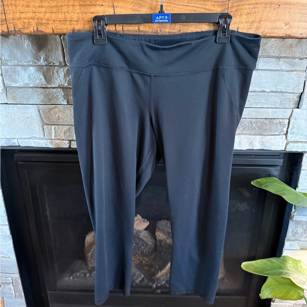 Black Capri under Armor Leggings